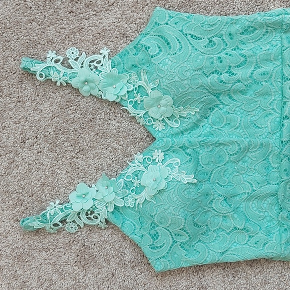 CAROLINA spaghetti straps mermaid lace dress NWOT - Picture 2 of 9